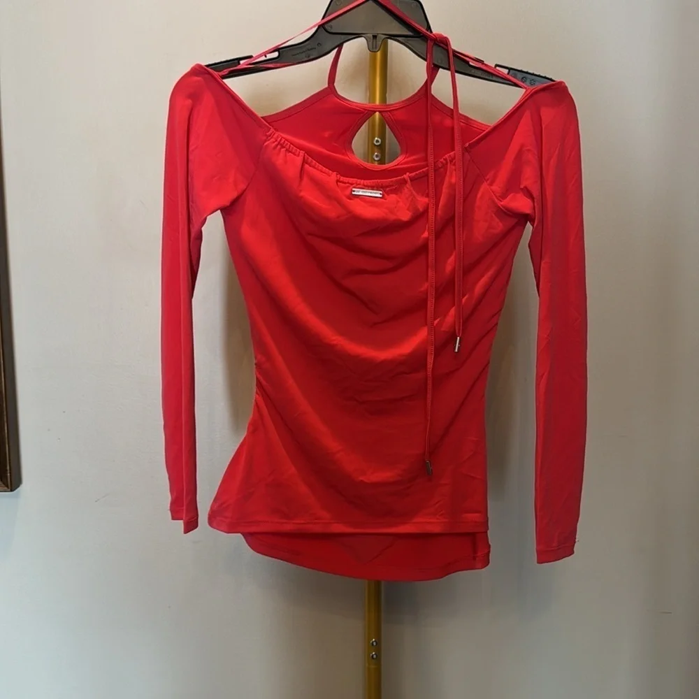 Michael Kors cold shoulder key hold top NWT XS